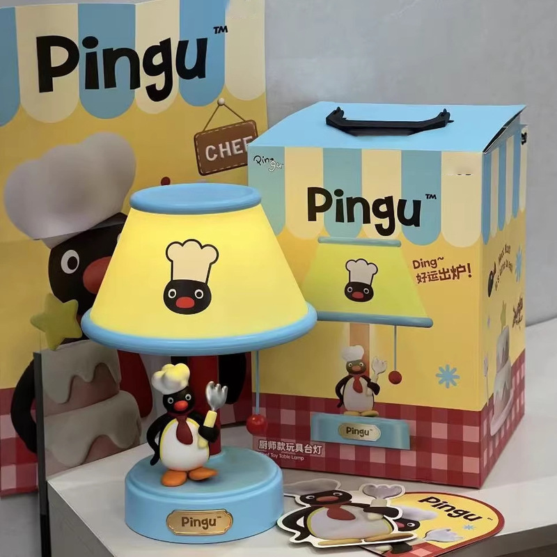 Kitchen Appliances Gift - โคมไฟตั้งโต๊ะรูปเพนกวินน่ารักสไตล์เชฟ Pingu ใหม่ ของตกแต่งโต๊ะทำงานสุดสร้างสรรค์สำหรับห้องนอน ของตกแต่งบ้าน ของขวัญ